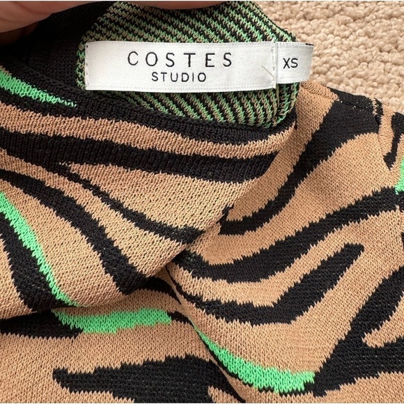 Costes Studio- Brown and Lime Green Tiger Print Shortsleeve Top - Picture 2 of 5